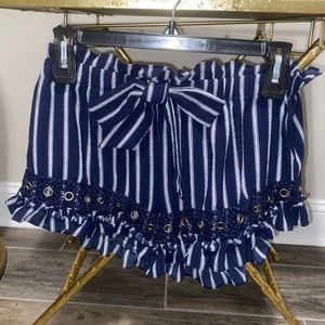 very cute MISA shorts size XS